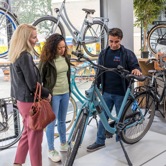 Showroom Fitness DCYI spécialisé dans les vélos électriques et équipements sportifs